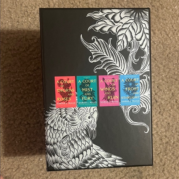 Sarah J. Maas Book Set - A Court of Thorns and Roses Series - Picture 3 of 4